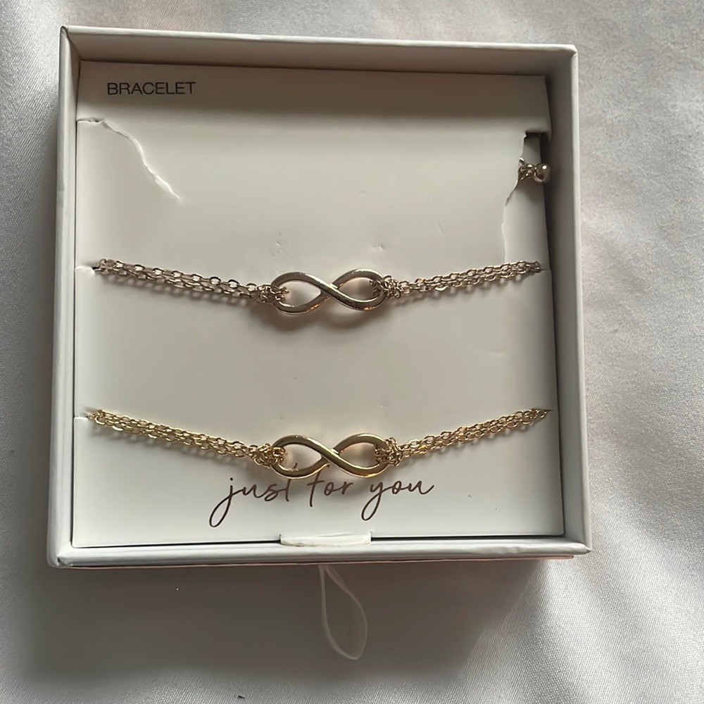 Friendship bracelets
